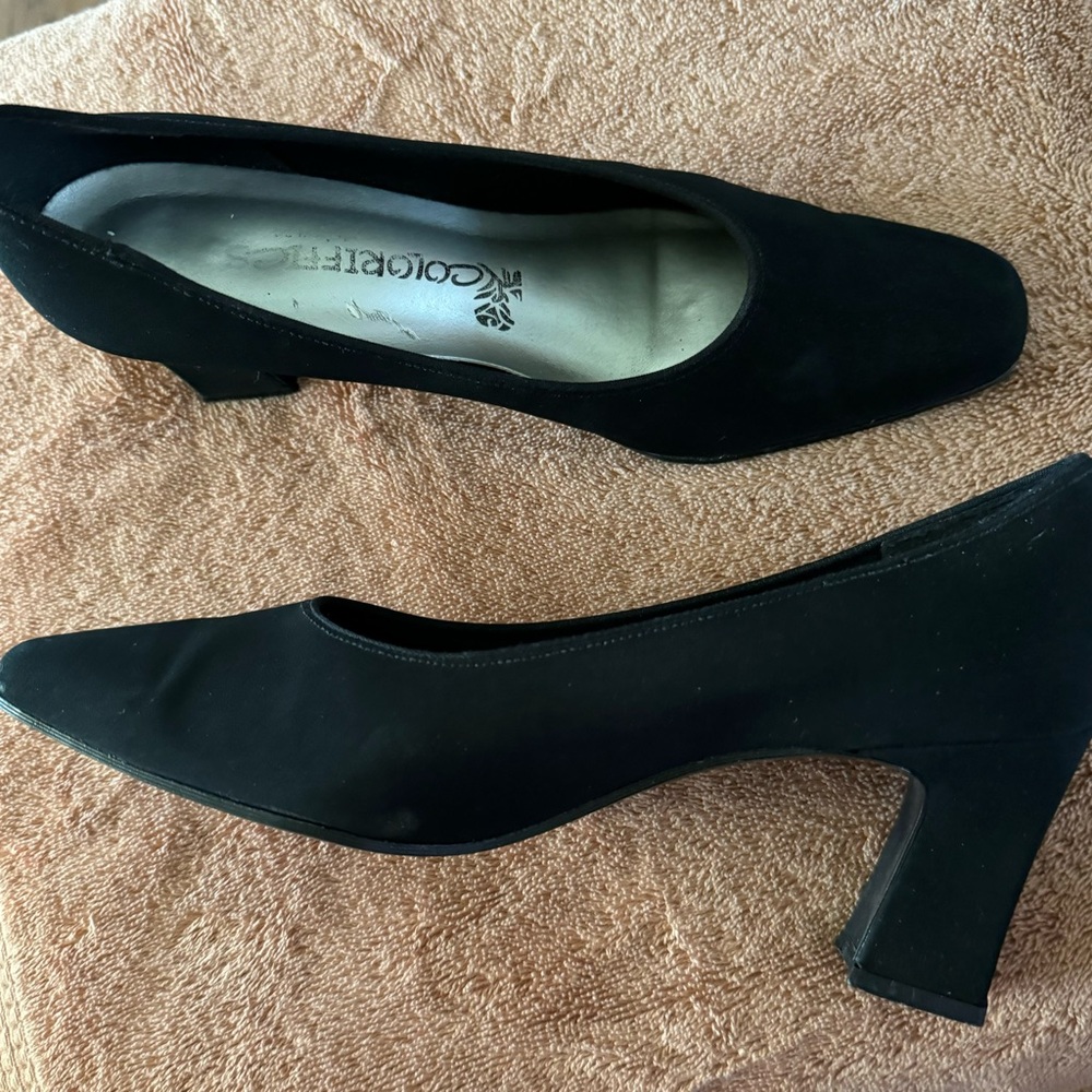 Coloriffic black heels